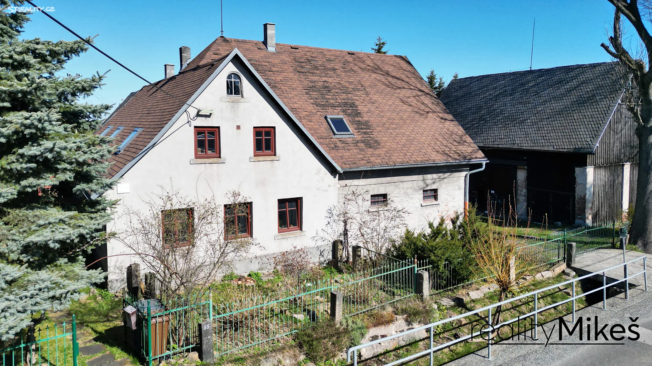 Prodej rodinného domu 273 m², pozemek 1560 m²