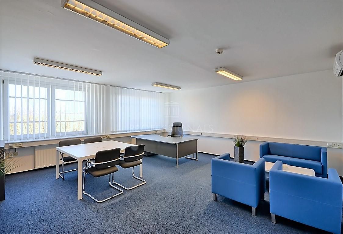 Pronájem kanceláře 83 m² – fotografie 2