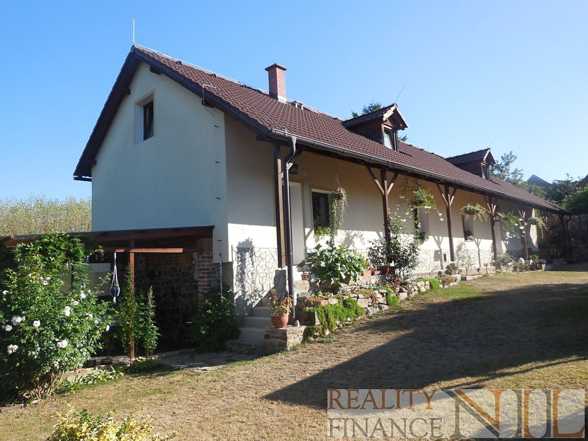 Prodej rodinného domu 237 m², pozemek 1307 m²