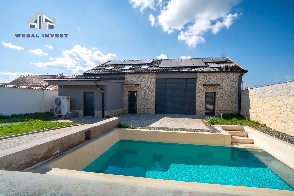 Prodej rodinného domu 251 m², pozemek 794 m²