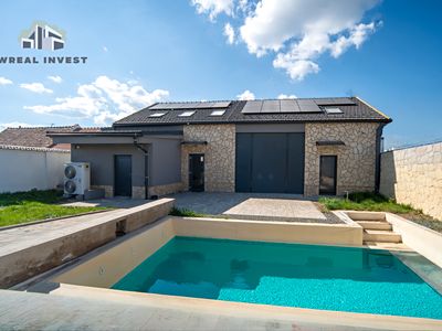Prodej rodinného domu 251 m², pozemek 794 m²