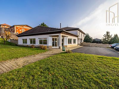 Prodej rodinného domu 649 m², pozemek 2182 m²