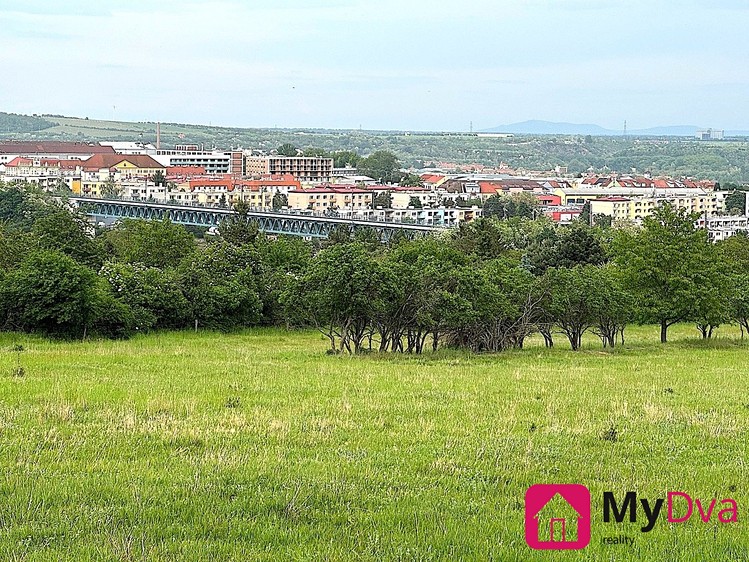 Prodej pozemku, 7 045 m² (1 z 5)