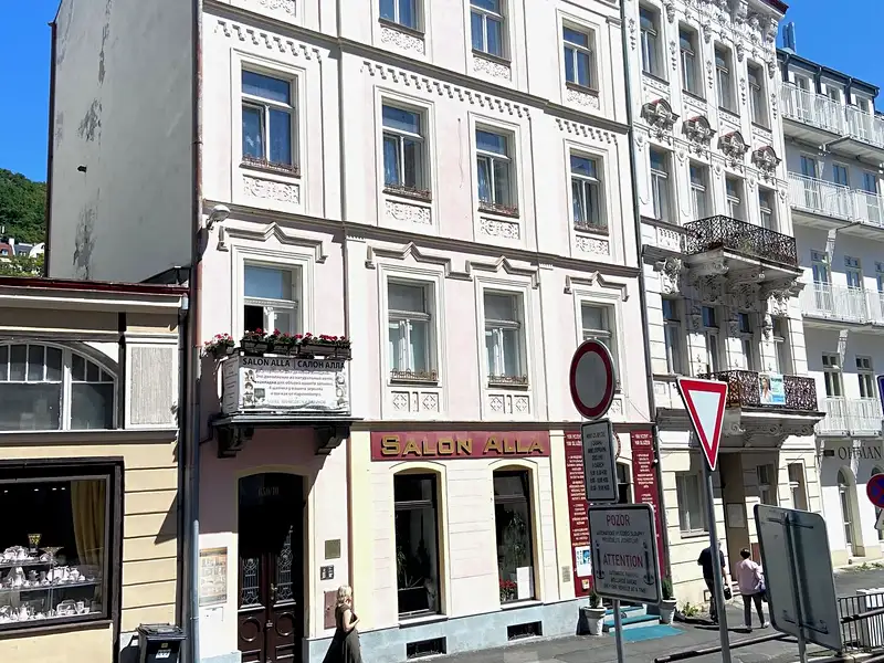 Prodej bytu 2+kk 59 m², Karlovy Vary – náhled fotky 1