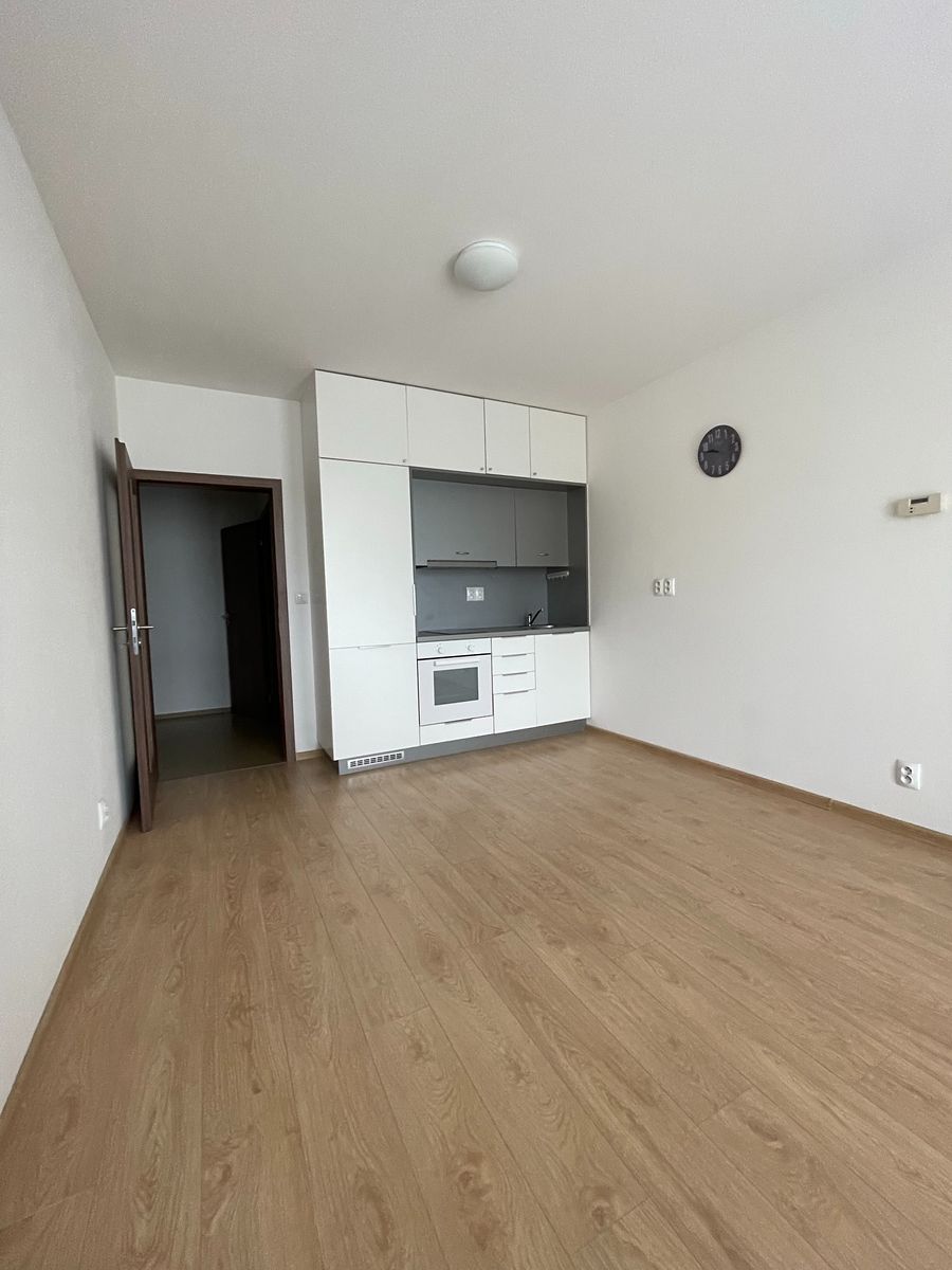 Pronájem bytu 2+kk 51 m² – fotografie 3