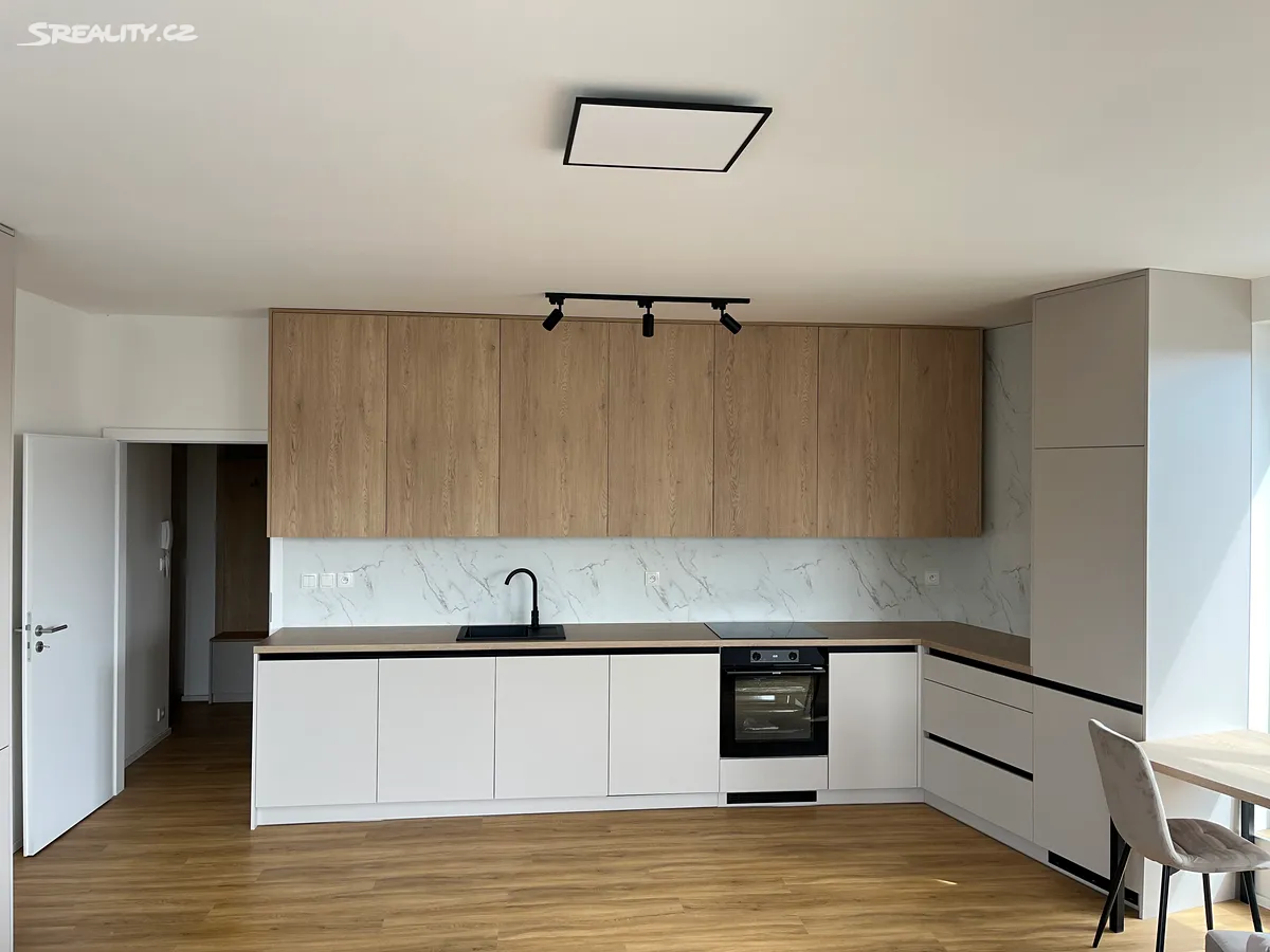 Pronájem bytu 1+kk 92 m² – pohled 5