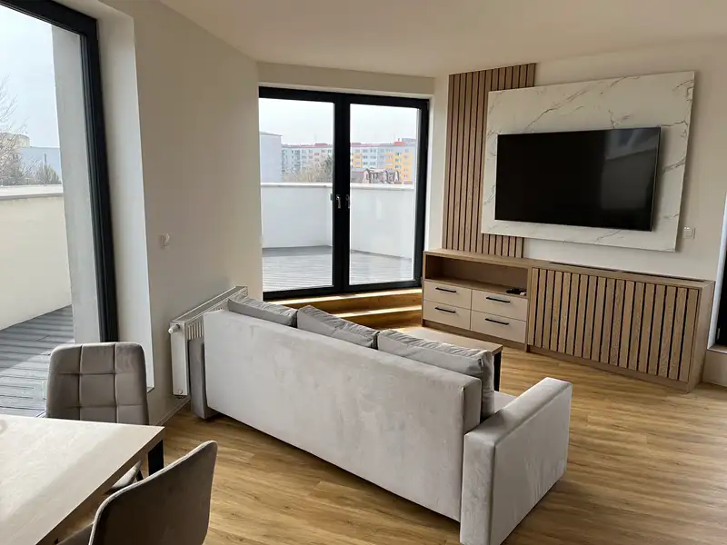 Pronájem bytu 1+kk 92 m², Opava – náhled fotky 3