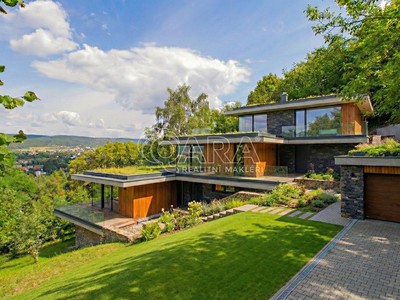 Prodej  stavebního pozemku 1 784 m²