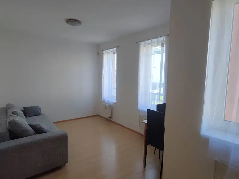 Prodej bytu 1+kk 30 m², Praha – náhled fotky 2