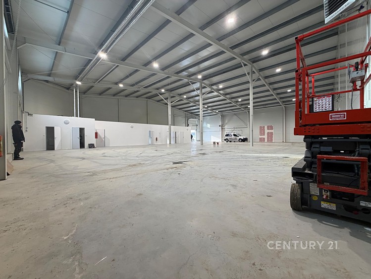 Pronájem komerčního prostoru, 2 199 m² (16 z 23)