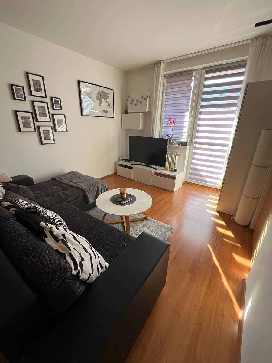 Pronájem bytu 2+kk 45 m² – fotografie 2