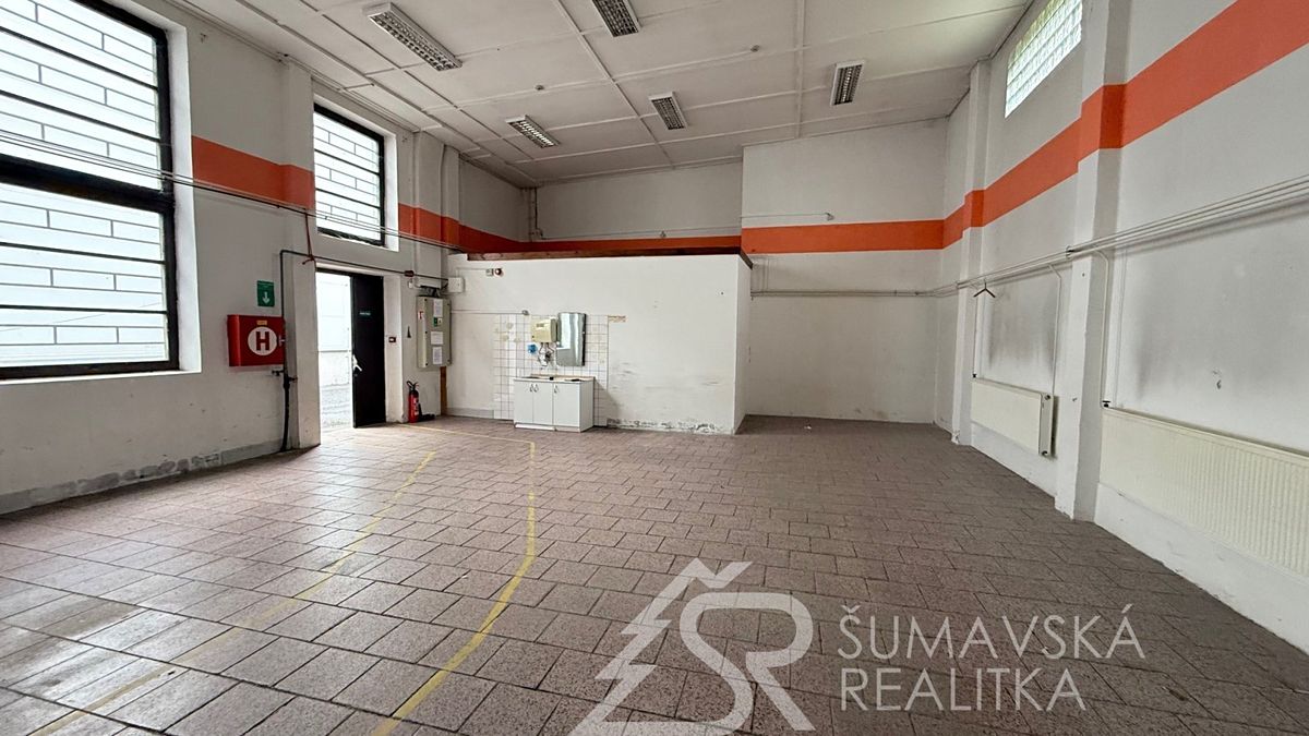 Pronájem skladového prostoru 300 m² – fotografie 3