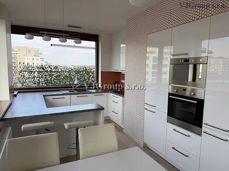Prodej bytu 3+kk 82 m², Praha – náhled fotky 2