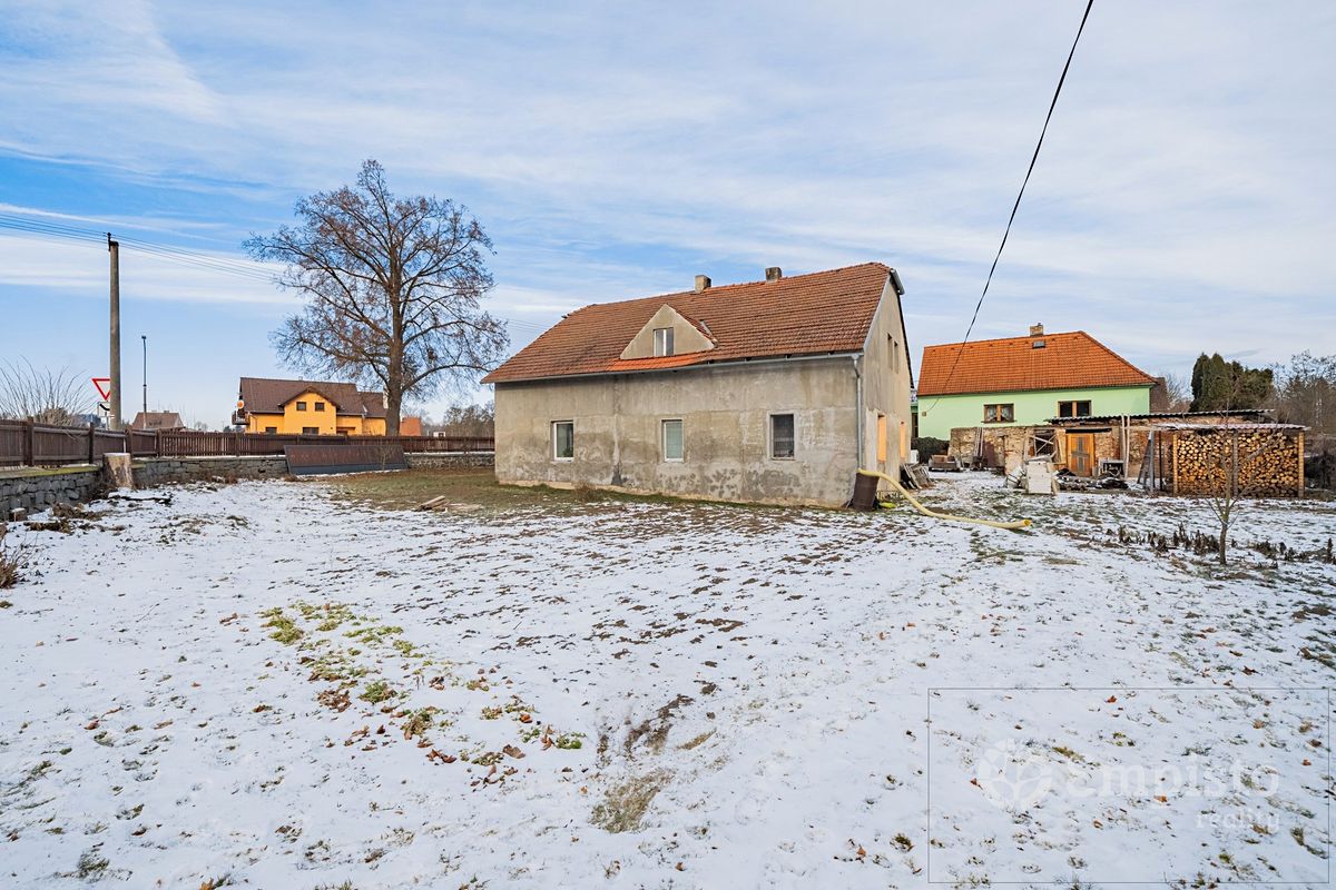 Prodej rodinného domu 200 m², pozemek 1369 m² – fotografie 4