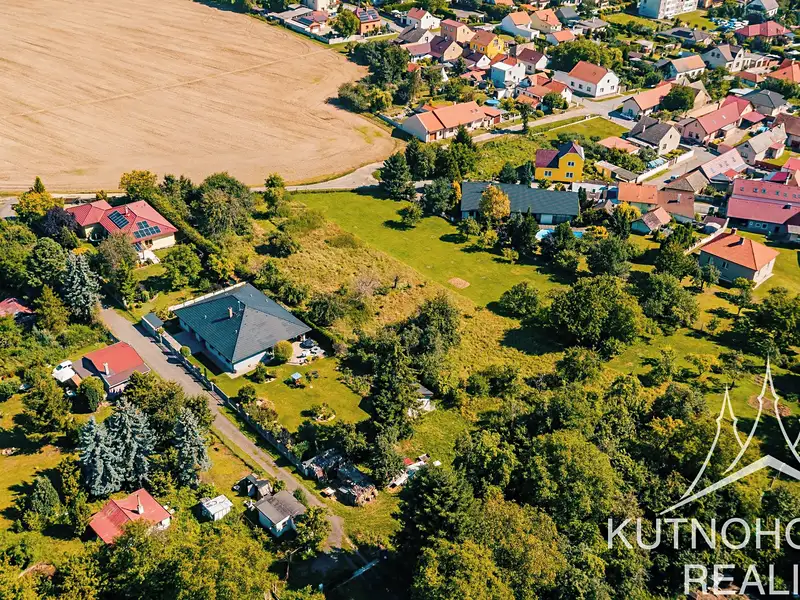 Prodej stavebního pozemku 856 m², Týnec nad Labem – náhled fotky 2
