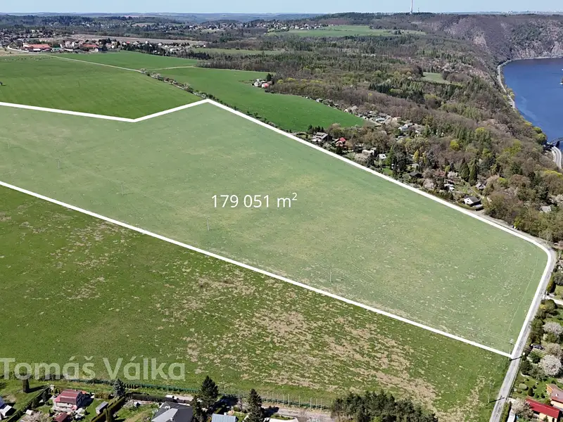 Prodej pole 179051 m², Trnová – náhled fotky 1