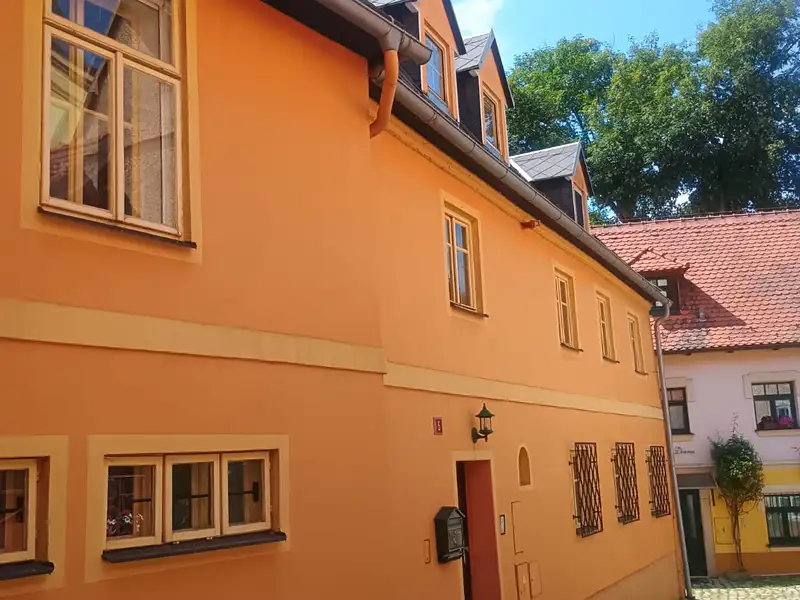 Prodej rodinného domu 206 m², pozemek 121 m², Loket – náhled fotky 2