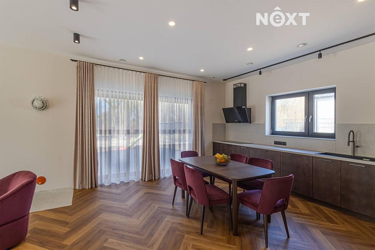 Prodej rodinného domu 160 m², pozemek 1070 m² – fotografie 5