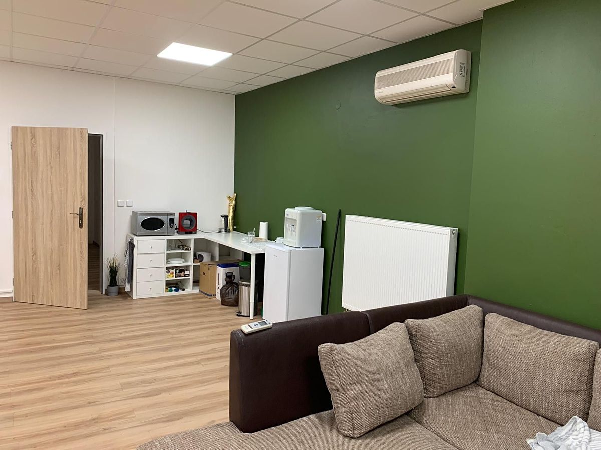 Pronájem kanceláře 80 m² – fotografie 3