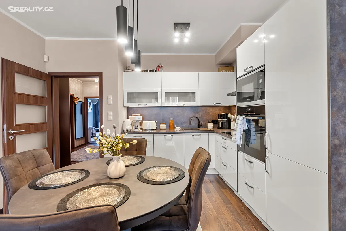 Prodej bytu 3+kk 87 m² – pohled 2