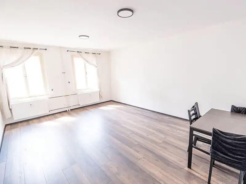 Prodej bytu 2+1 57 m², Praha – náhled fotky 1