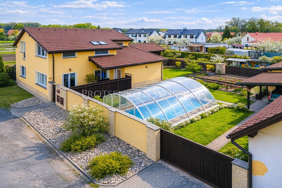 Prodej rodinného domu 283 m², pozemek 721 m² – fotografie 2