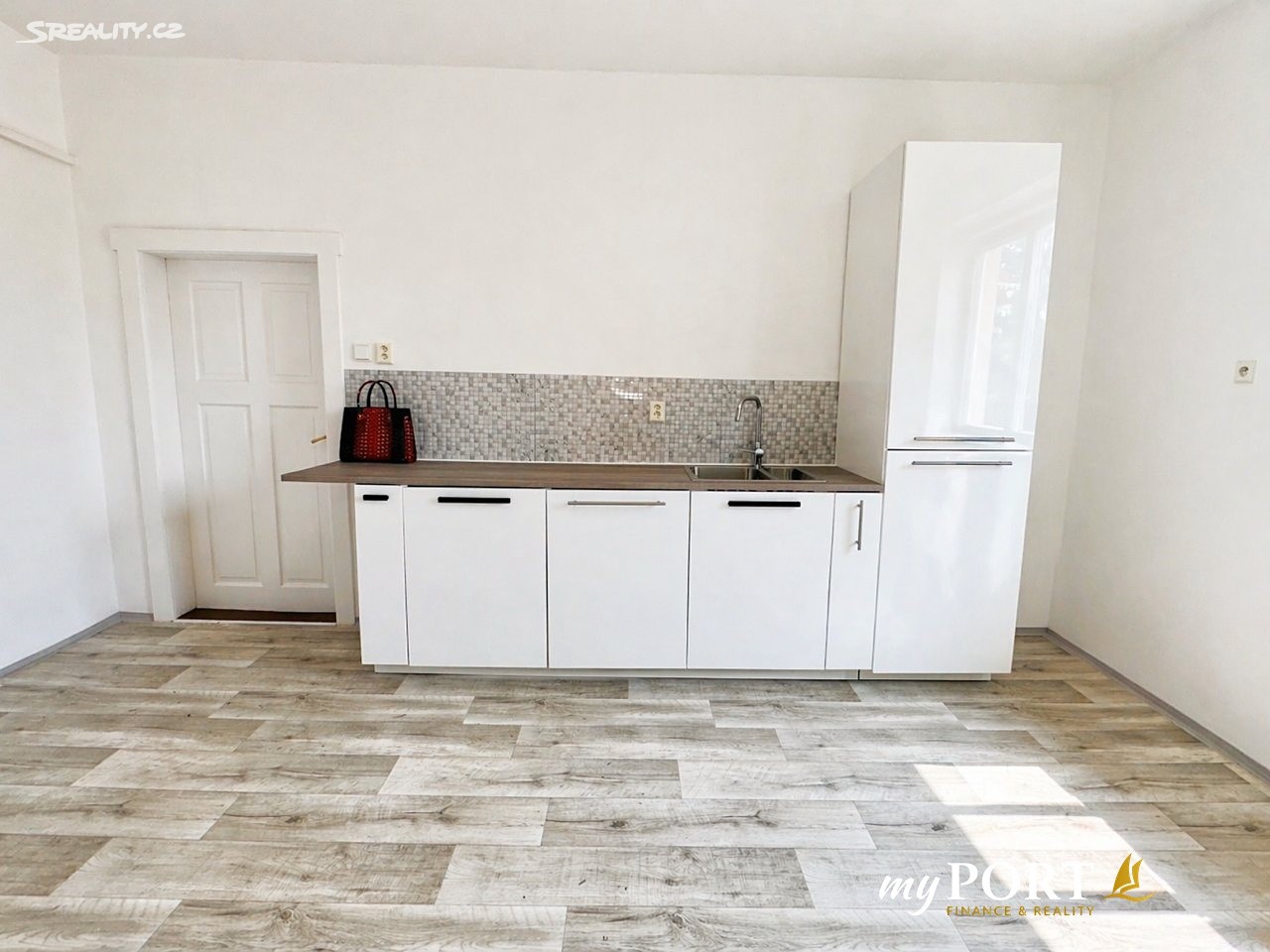 Pronájem bytu 1+kk 43 m² – pohled 2