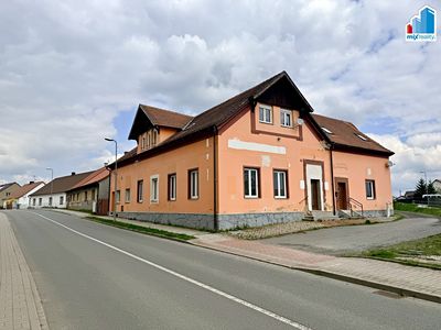 Prodej rodinného domu 397 m², pozemek 842 m²