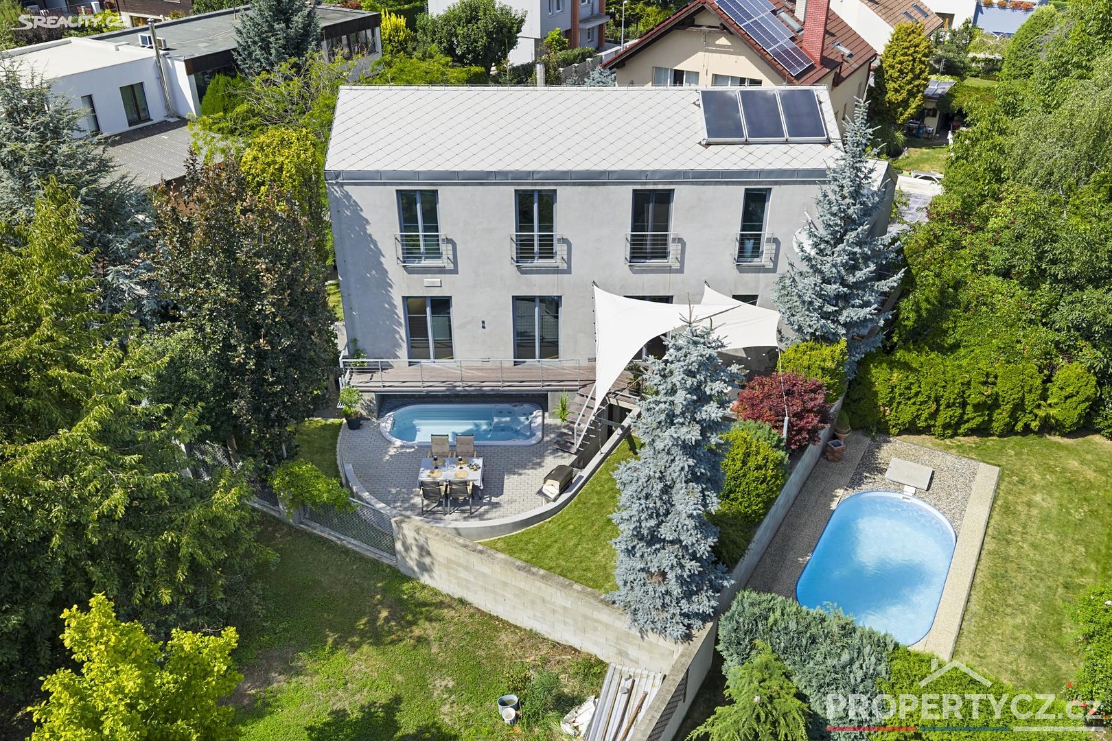 Prodej  vícegeneračního domu 345 m², pozemek 520 m² – další