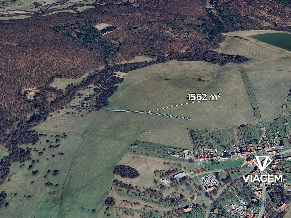 Prodej pole 1562 m²