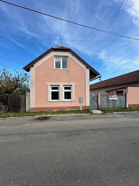 Prodej rodinného domu 370 m², pozemek 522 m² – fotografie 3