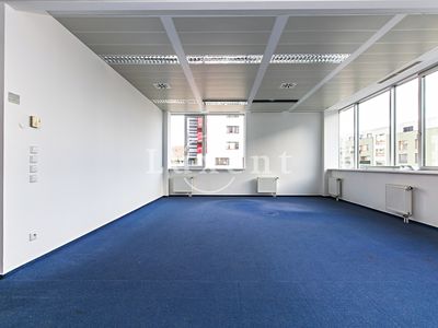 Pronájem kanceláře 393 m²