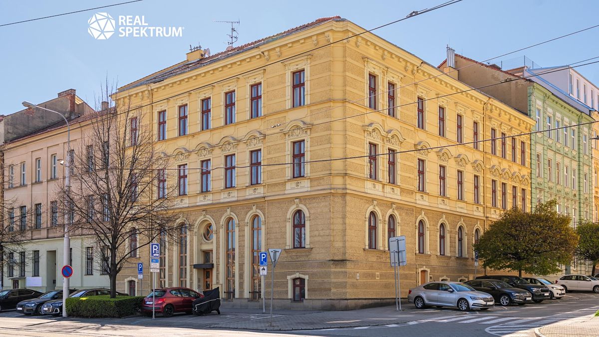 Pronájem kanceláře 1708 m² – fotografie 2