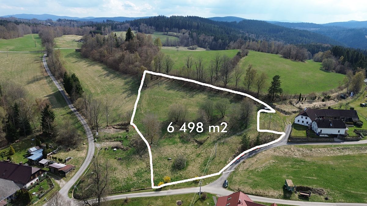 Prodej stavebního pozemku 6498 m²
