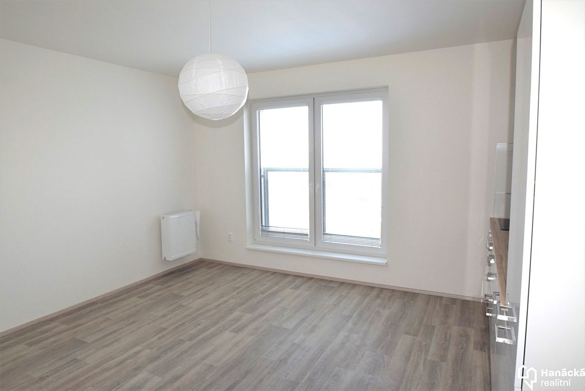 Pronájem bytu 2+kk 47 m² – fotografie 4