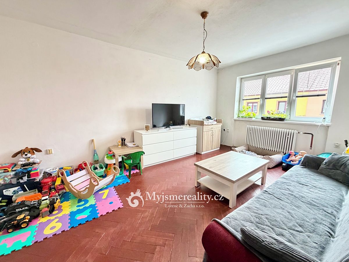 Prodej rodinného domu 192 m², pozemek 552 m² – fotografie 3
