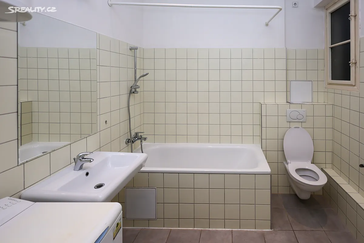 Pronájem bytu 2+1 92 m² – pohled 6