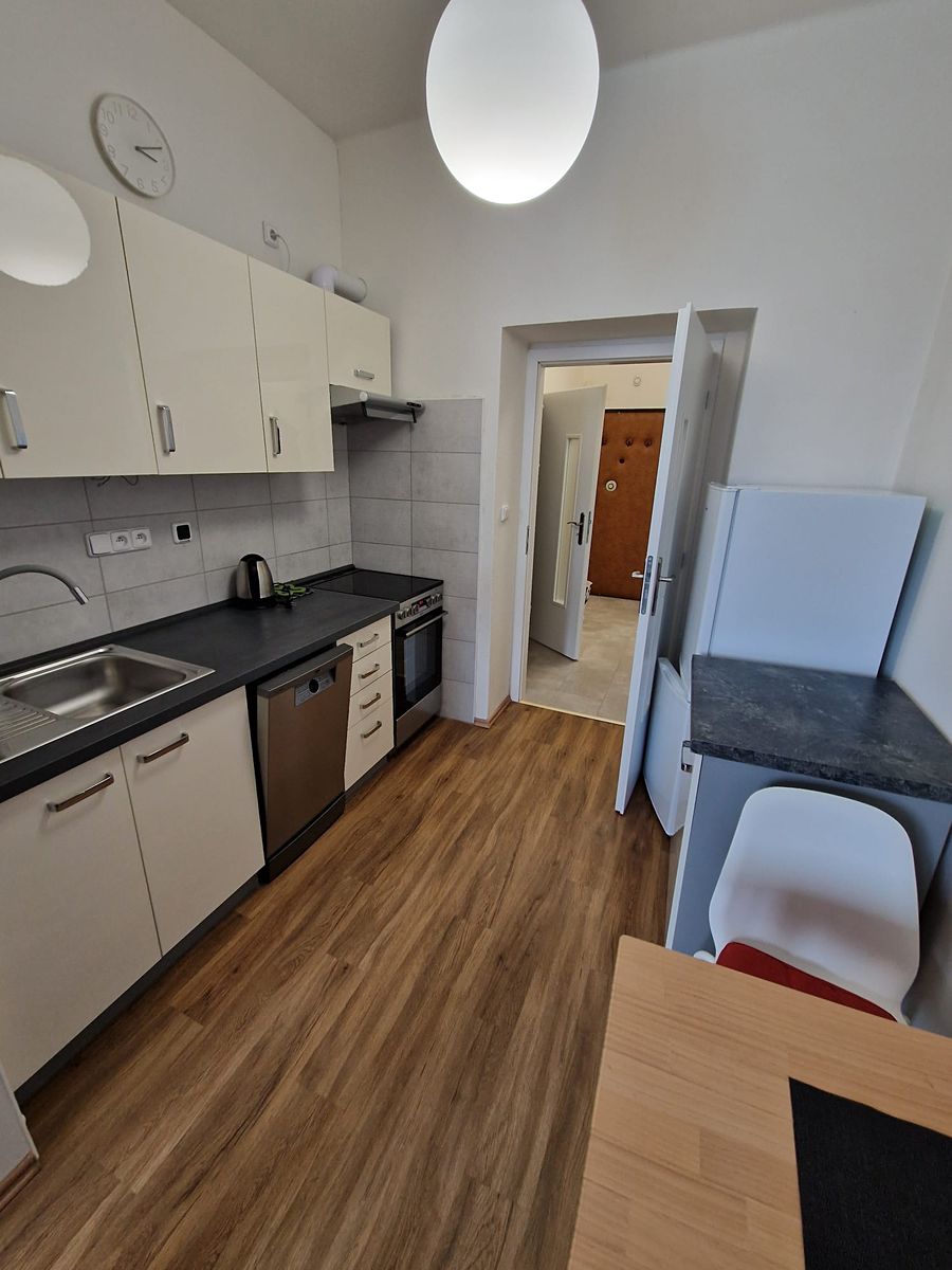 Pronájem bytu 1+kk 35 m²