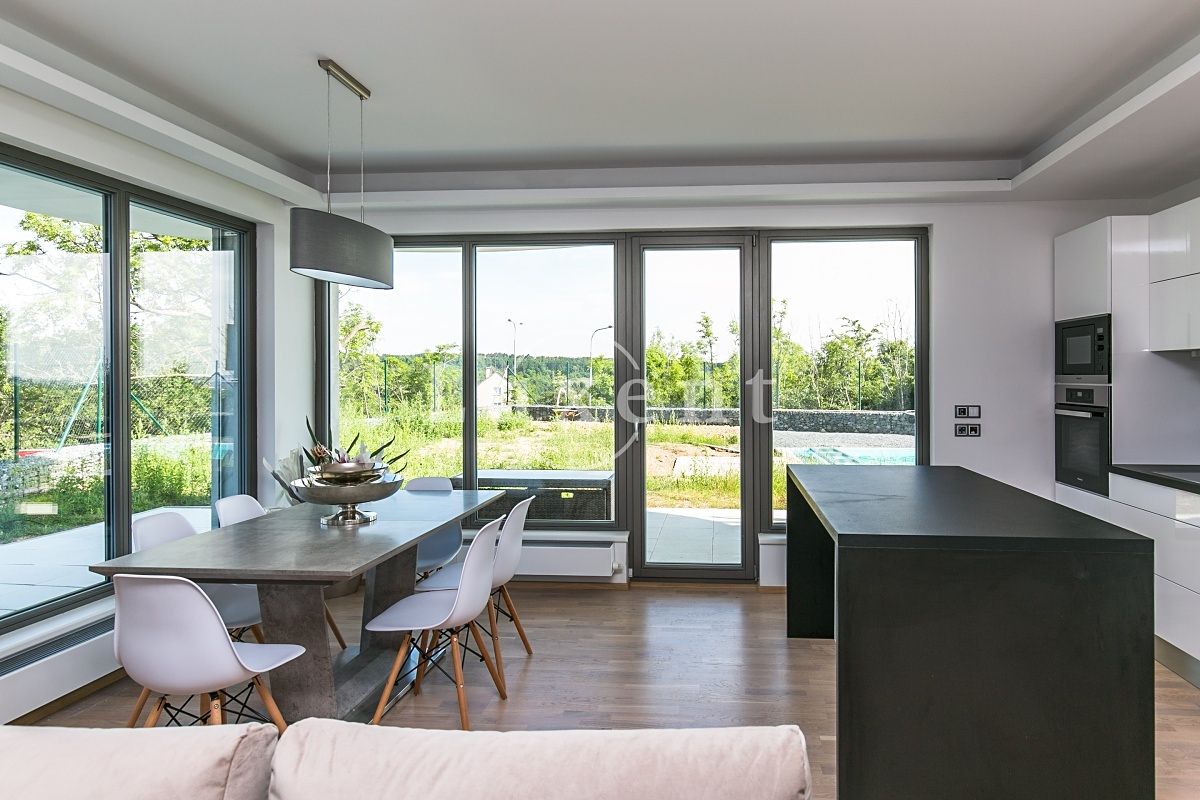 Pronájem bytu 3+kk 156 m² – fotografie 3