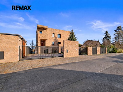 Prodej  vily 330 m², pozemek 2 013 m²