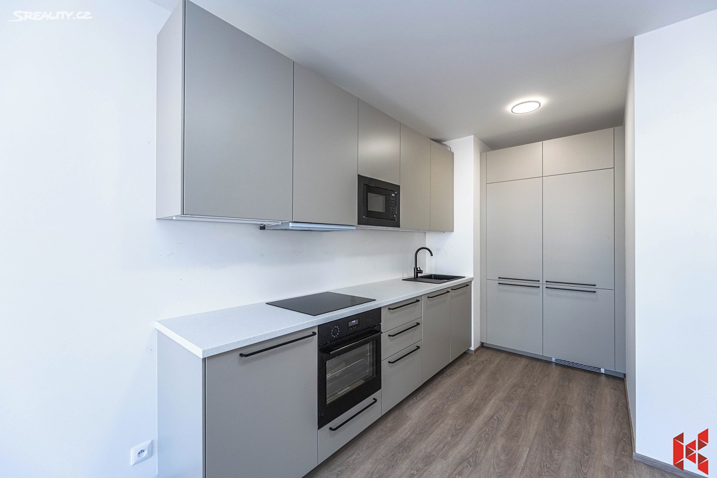 Pronájem bytu 2+kk 53 m² (Jednopodlažní) — 1/17