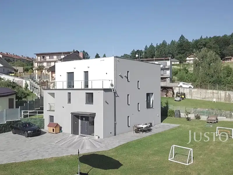 Prodej rodinného domu 276 m², pozemek 1398 m², Písek – náhled fotky 2