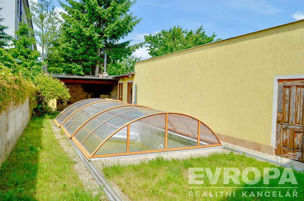 Prodej rodinného domu 200 m², pozemek 375 m² – fotografie 3