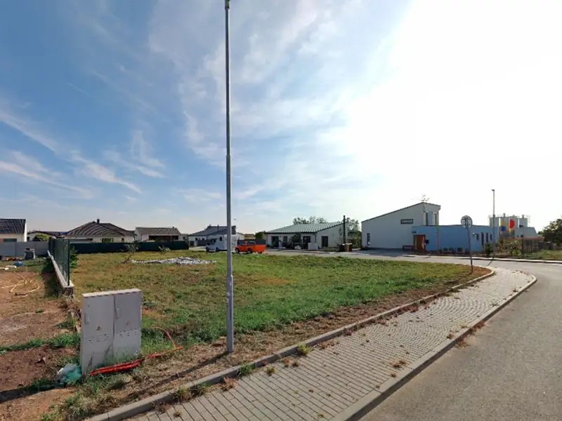 Prodej stavebního pozemku 853 m², Pohořelice – náhled fotky 2