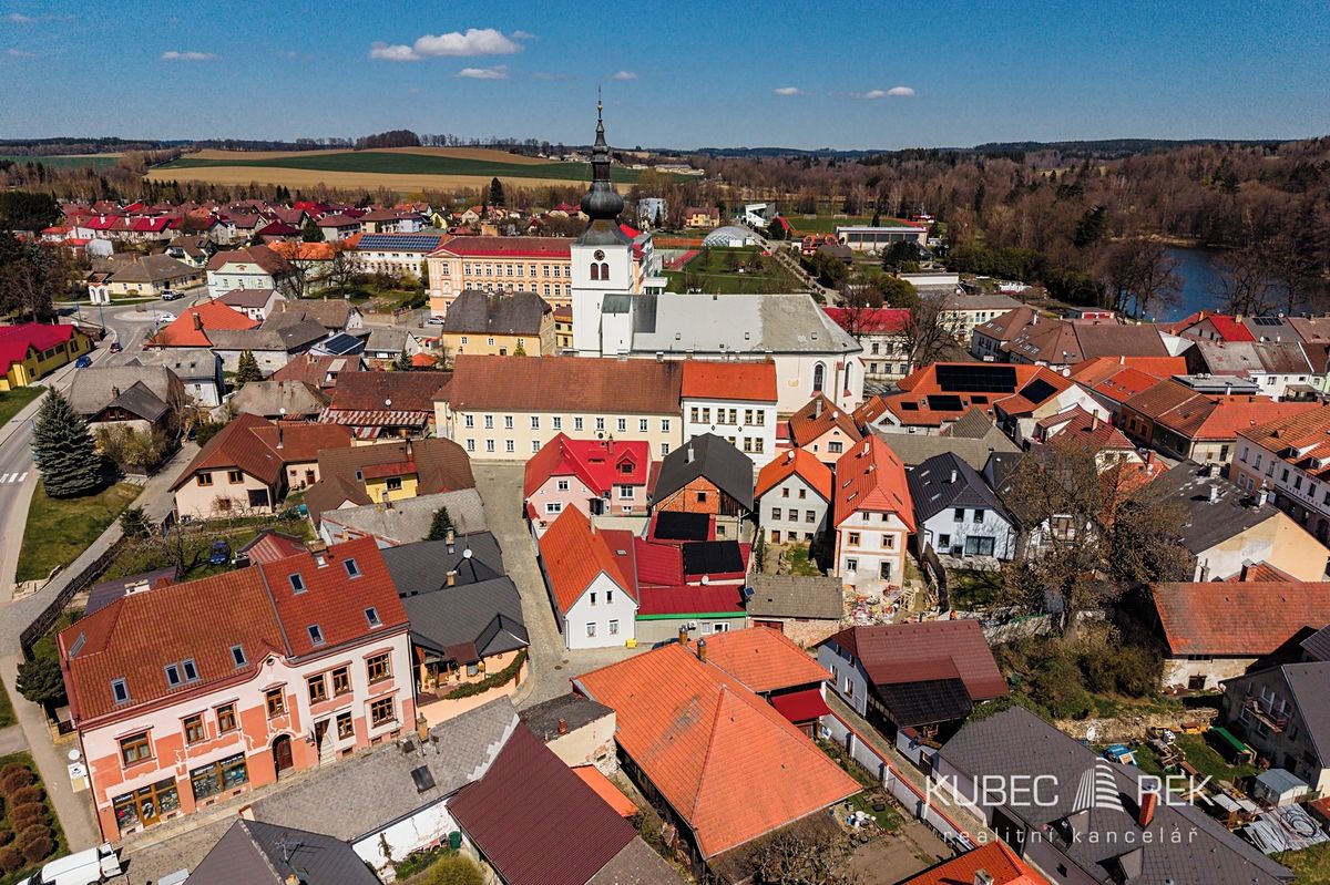 Prodej rodinného domu 270 m², pozemek 430 m² – fotografie 3