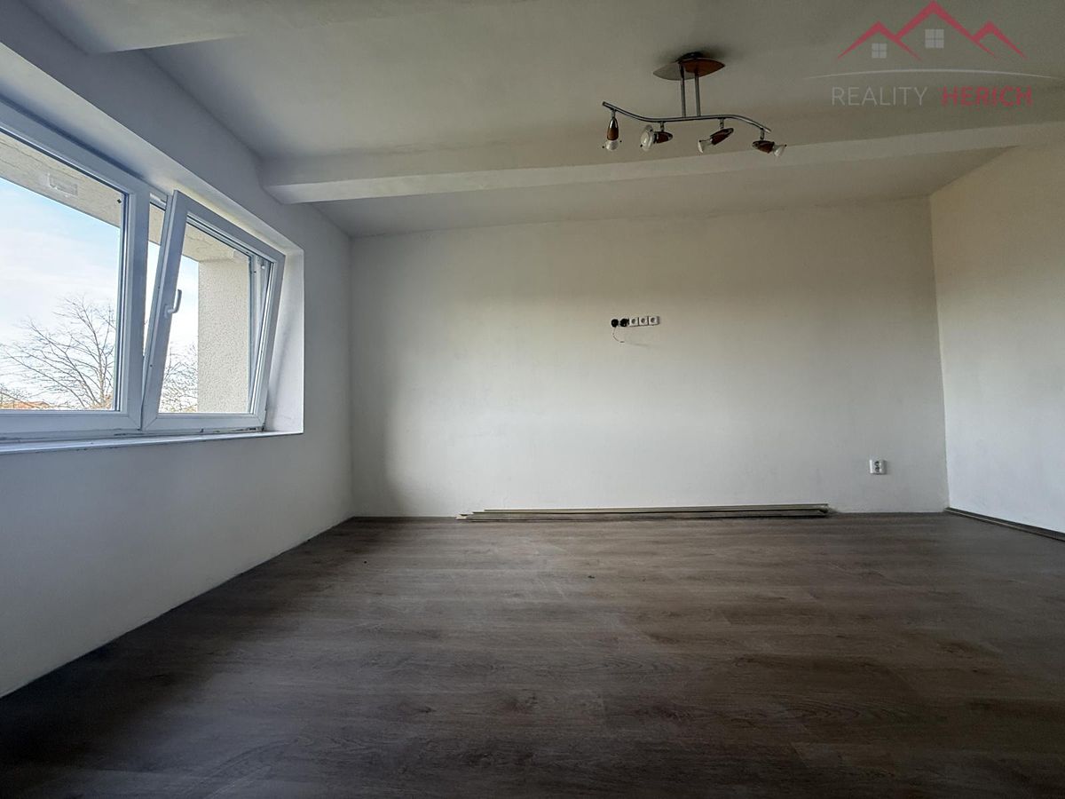 Prodej rodinného domu 85 m², pozemek 386 m² – fotografie 4