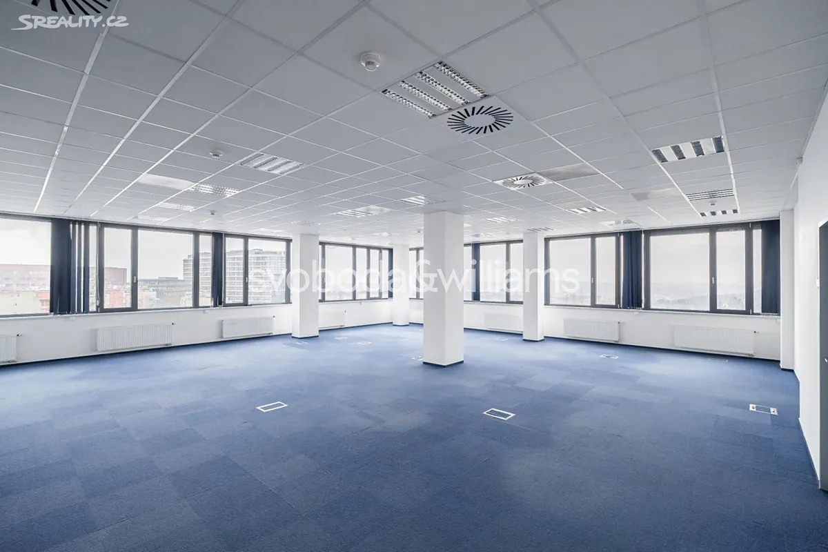 Pronájem kanceláře 630 m² – pohled 3