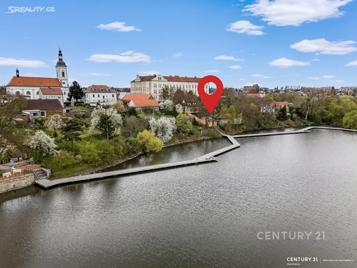 Prodej komerčního pozemku 1182 m²