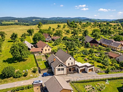 Prodej  rodinného domu 258 m², pozemek 740 m²
