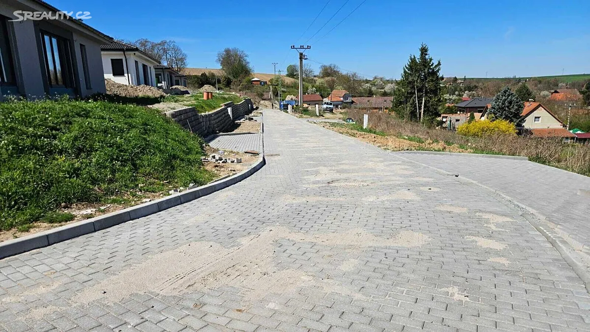 Prodej stavebního pozemku 938 m² – pohled 6